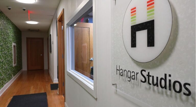 Hangar Studios, 02 hallway entrance
